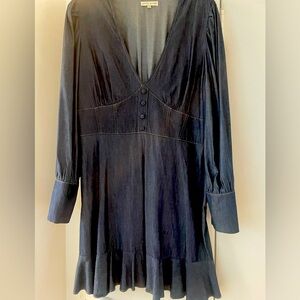 Great fitted, low cut dress from boutique in Nashville. So fun, size L.